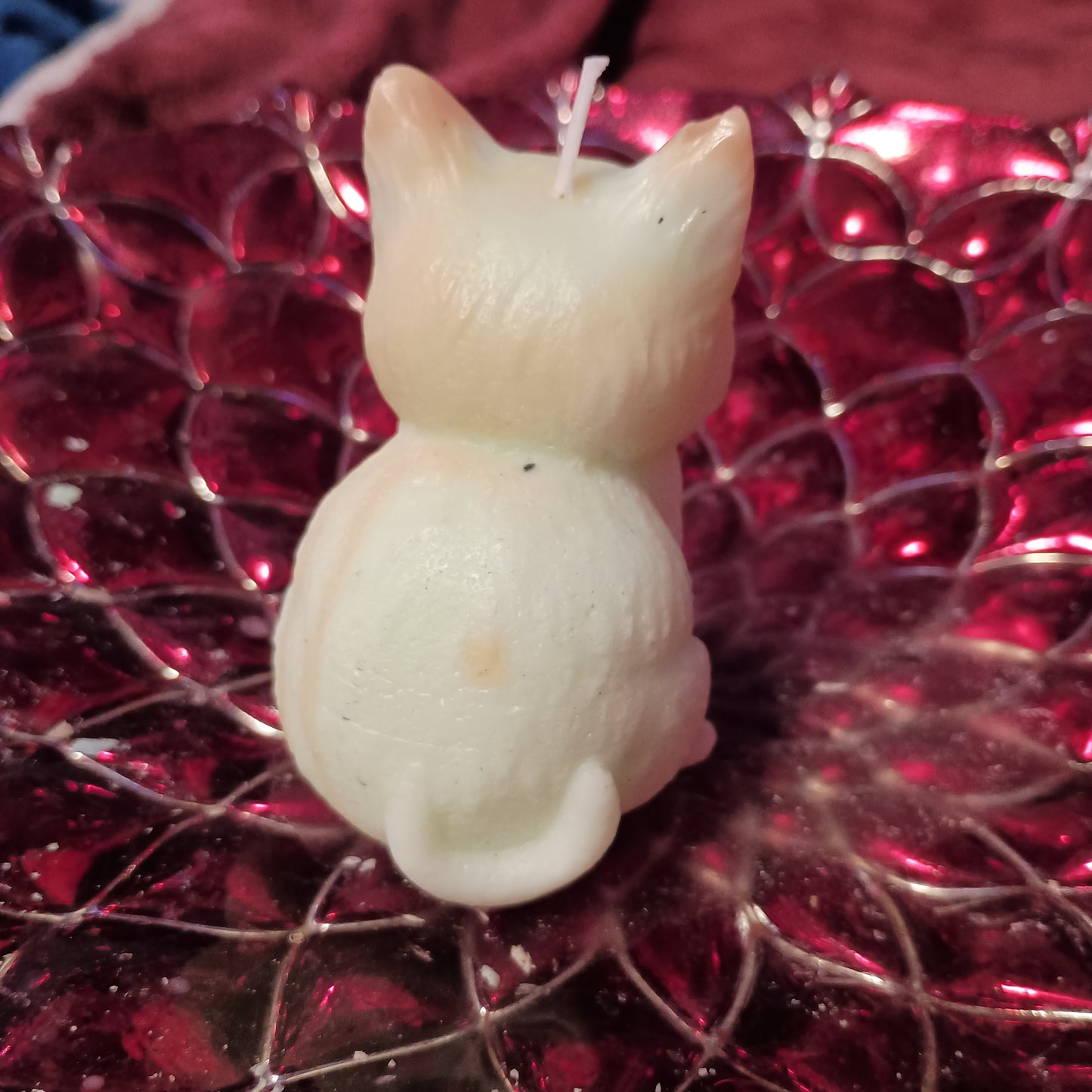 Sitting kitty candle