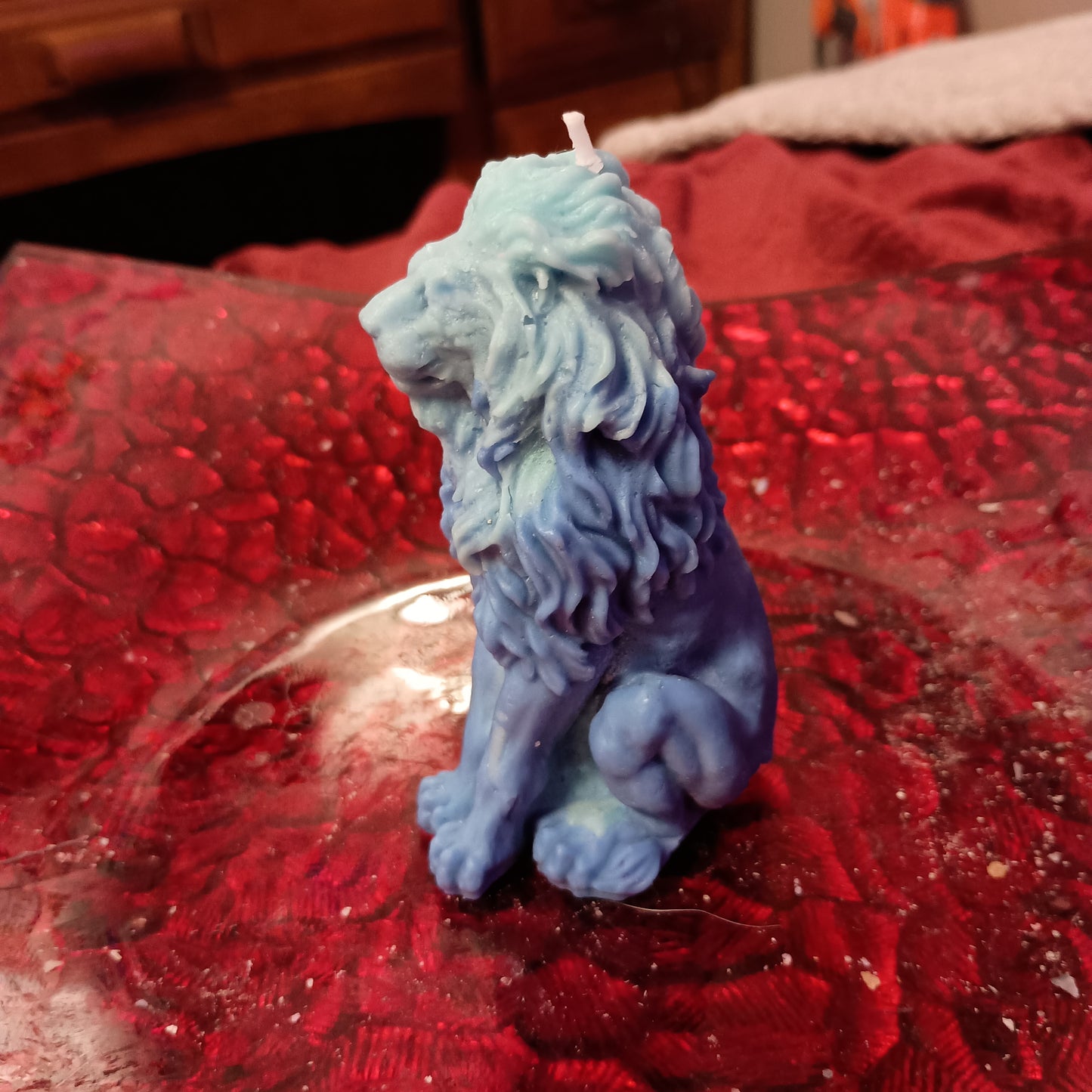 Blue sitting lion candle