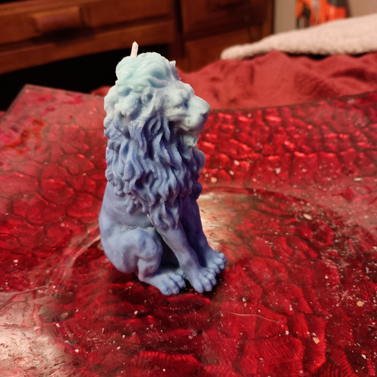 Blue sitting lion candle