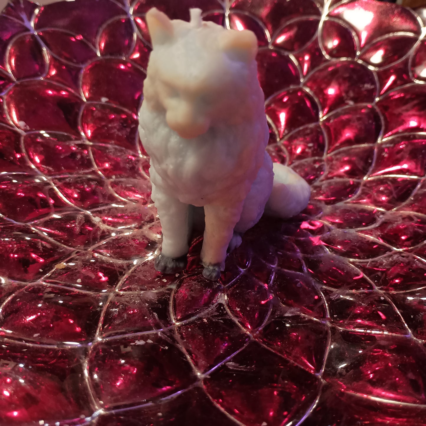 Fluffy sitting kitty candle