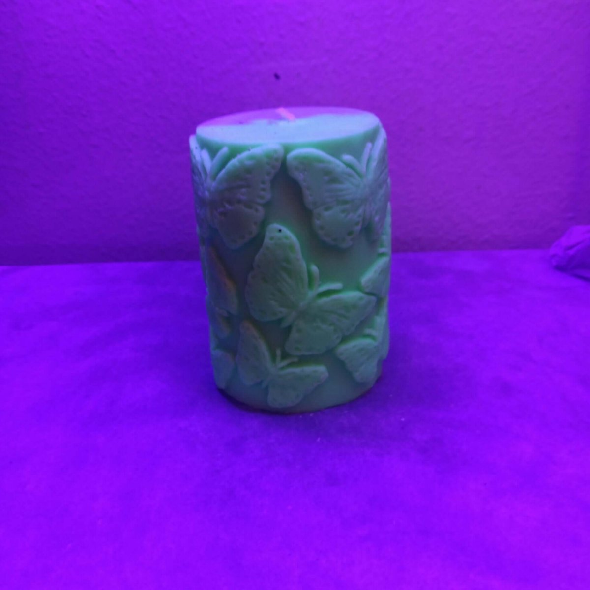 BLACKLIGHT BRIGHT GREEN scented butterfly piller candle20