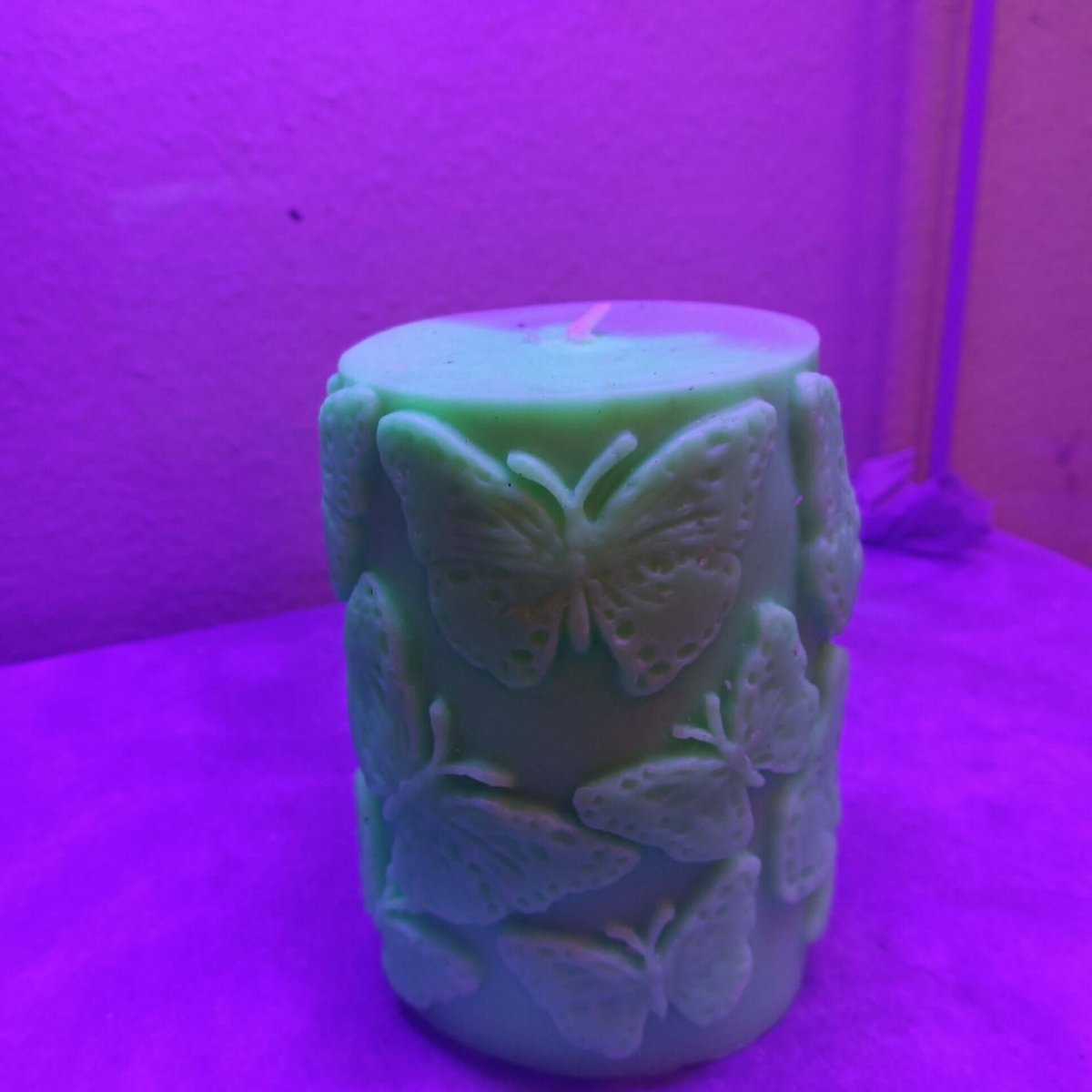 BLACKLIGHT BRIGHT GREEN scented butterfly piller candle20