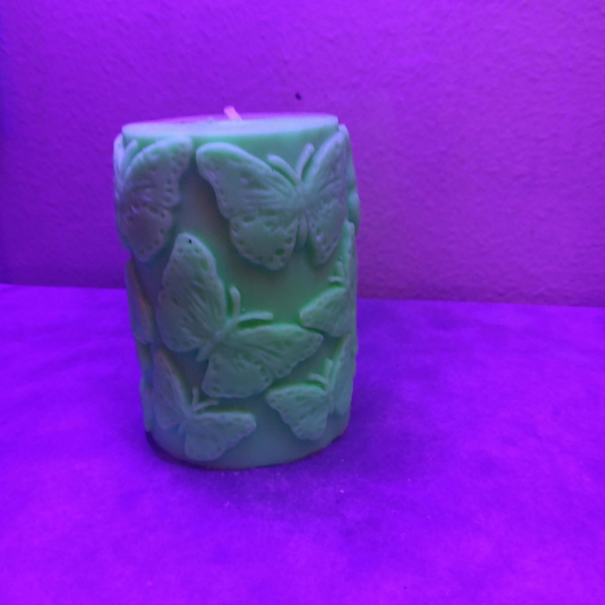 BLACKLIGHT BRIGHT GREEN scented butterfly piller candle20