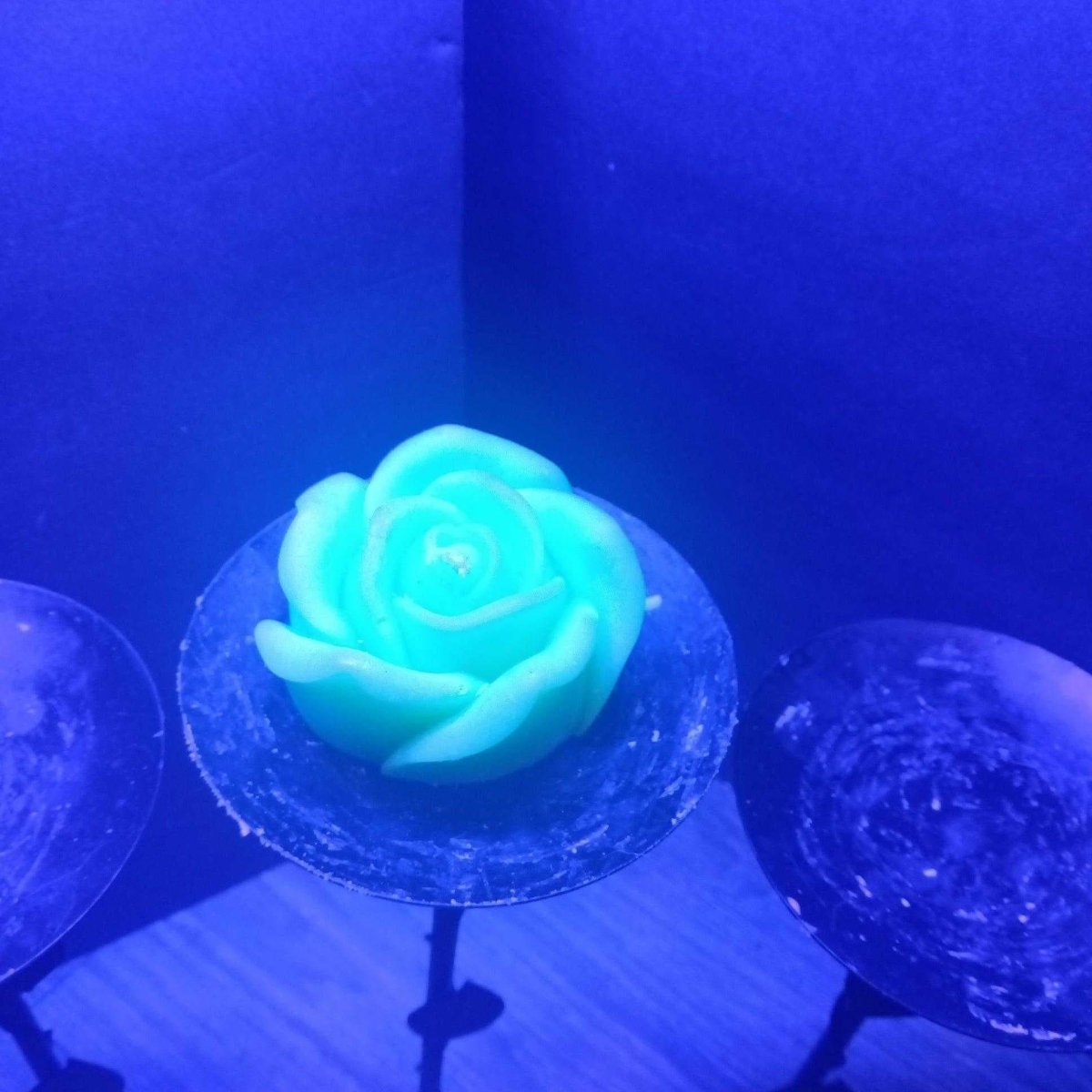 BRIGHT GREEN BLACKLIGHT flower candle7