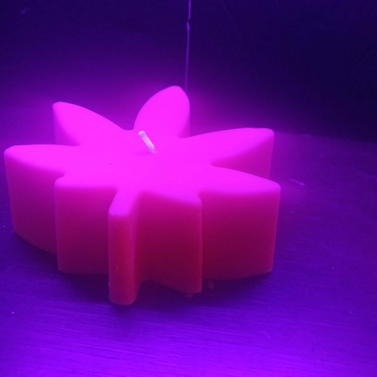 BRIGHT PINK BLACKLIGHT pot leaf scented candle8