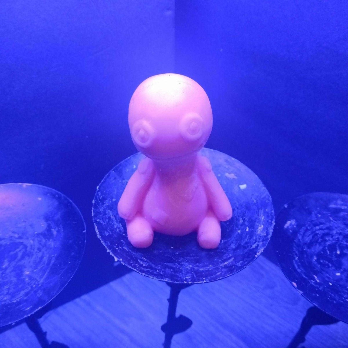 BRIGHT PINK BLACKLIGHT voo doo doll candle9