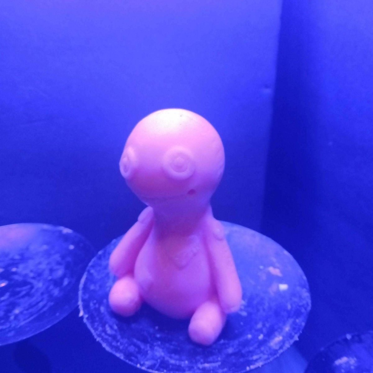 BRIGHT PINK BLACKLIGHT voo doo doll candle9