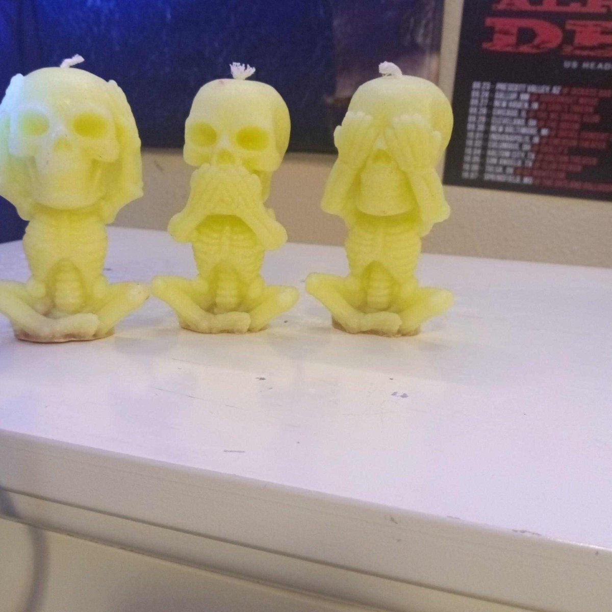 BRIGHT YELLOW BLACKLIGHT see speak hear no evil skeleton set of 3 candles25