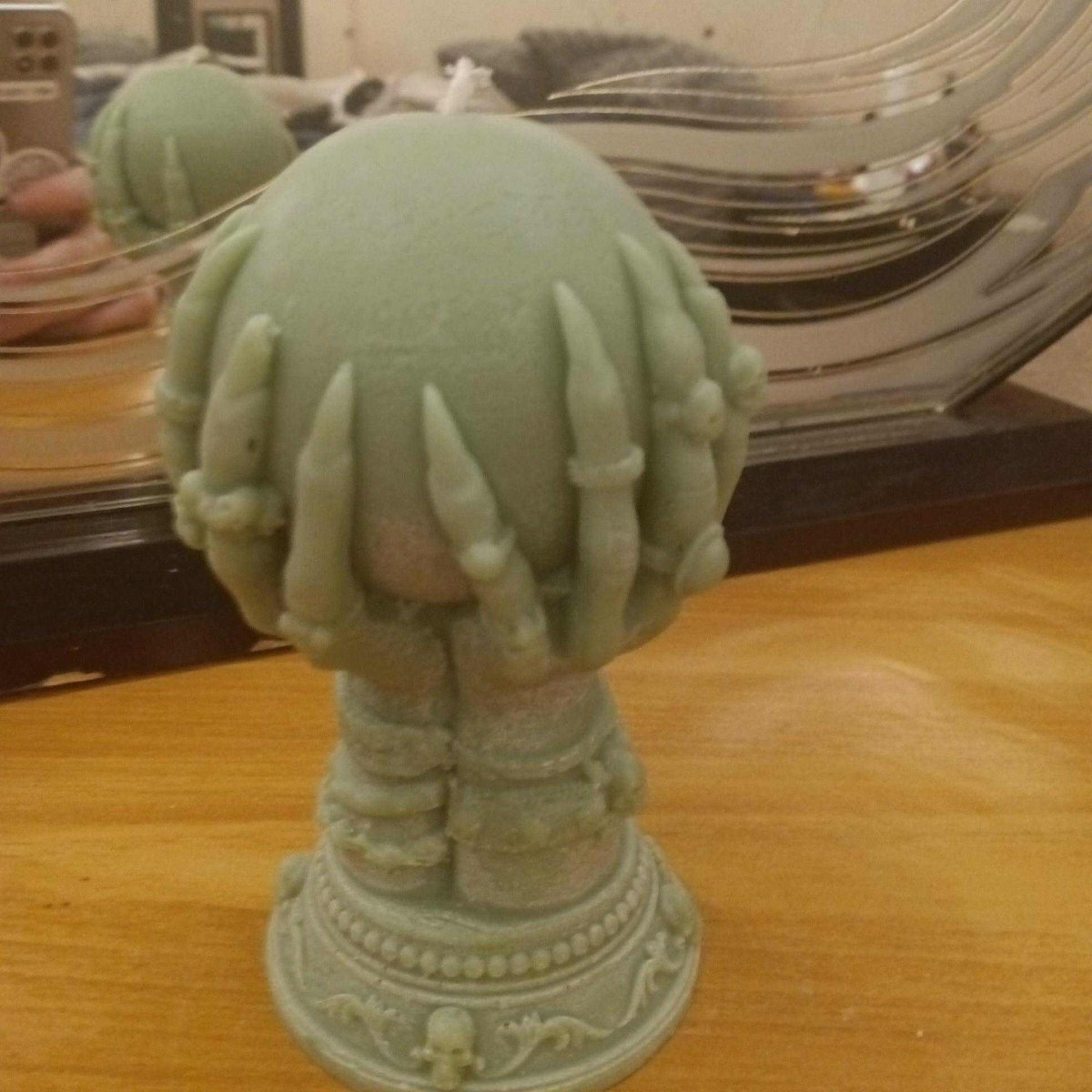 GREEN orb in hands scented candle13