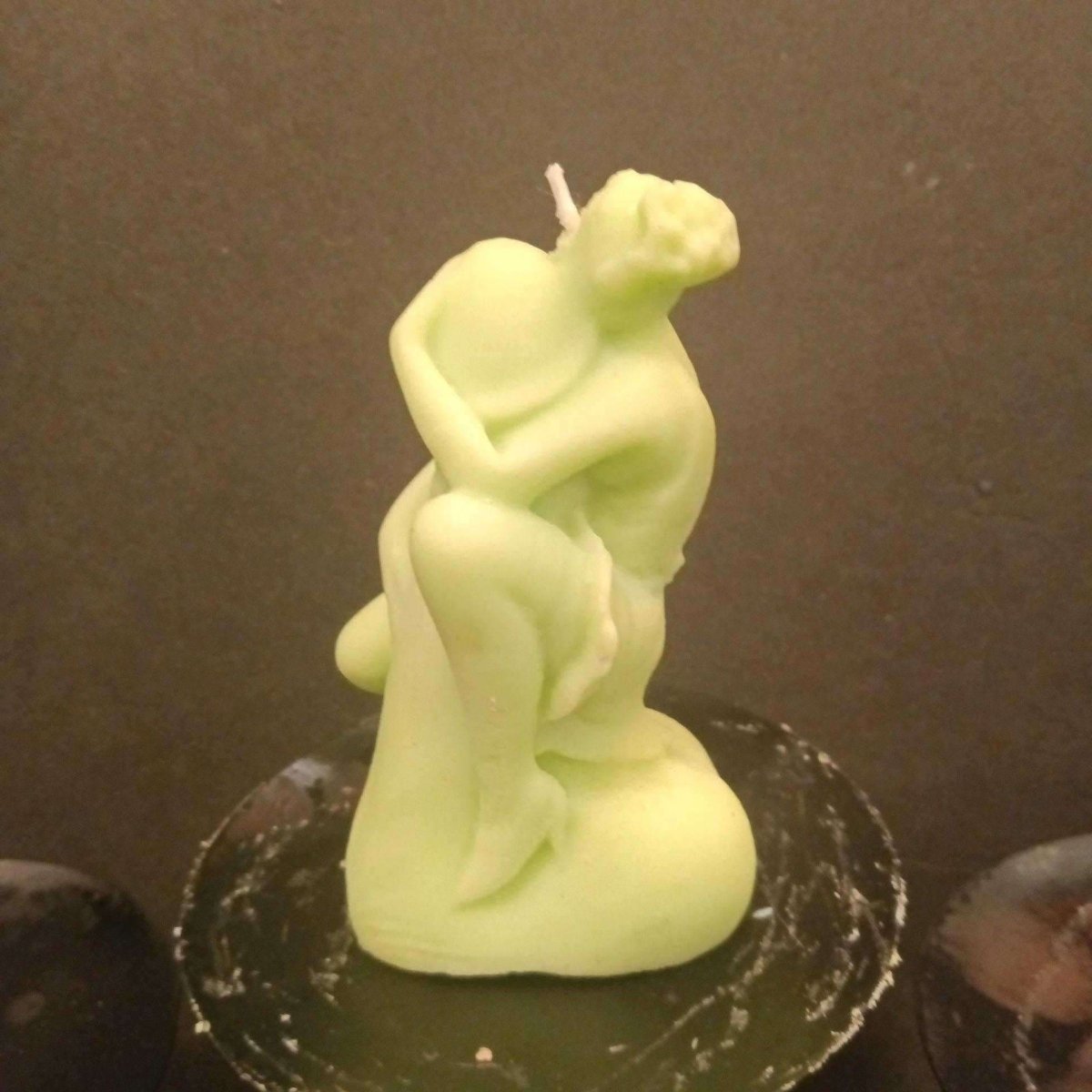 LIGHT GREEN dong hugger scented candle9