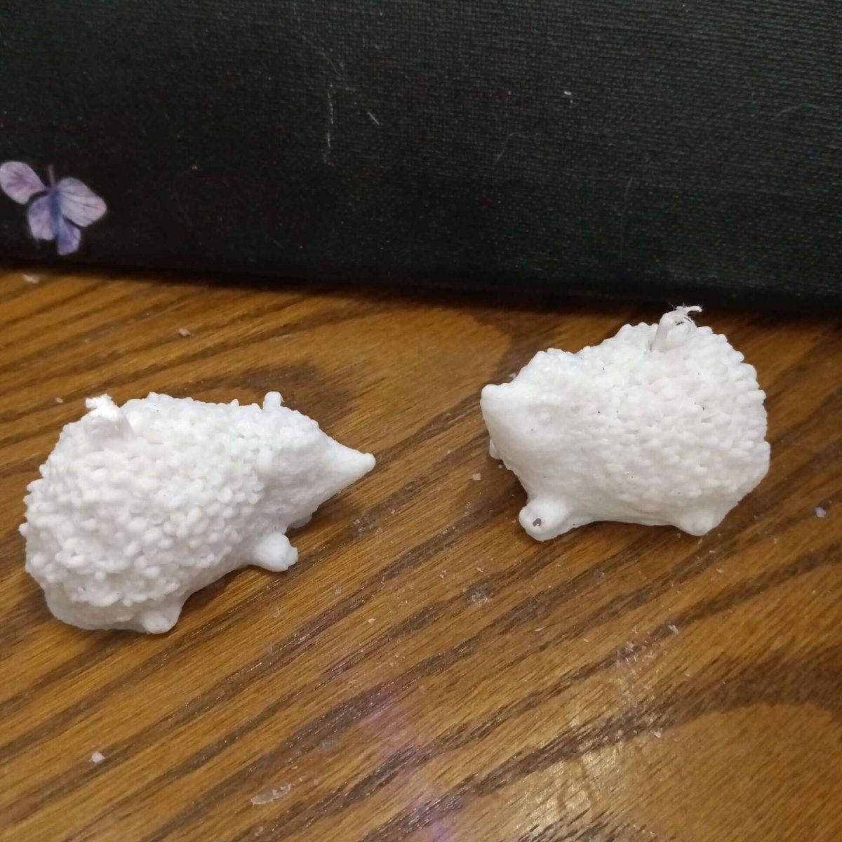 PAIR OF WHITE hedgehogs scented candles7