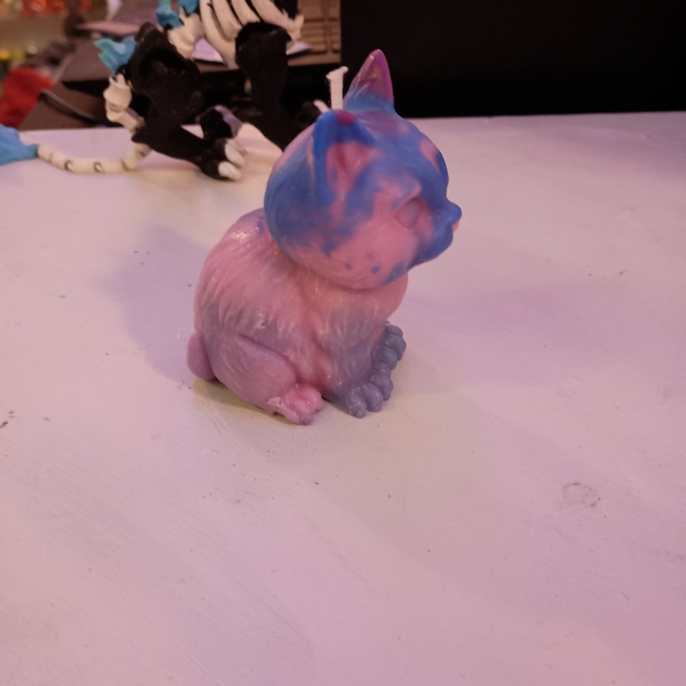 Pink and blue sitting kitty scented candle no8