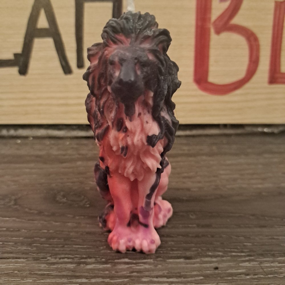 Pink n black sitting lion scented candle9