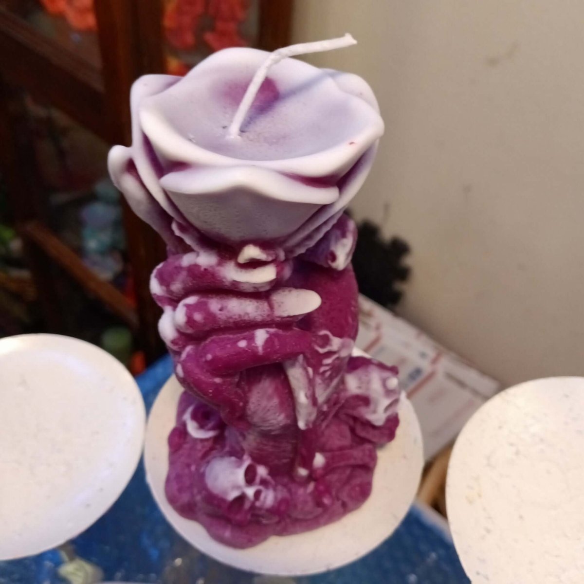 PURPLE AND WHITE rose in hand scented candle17