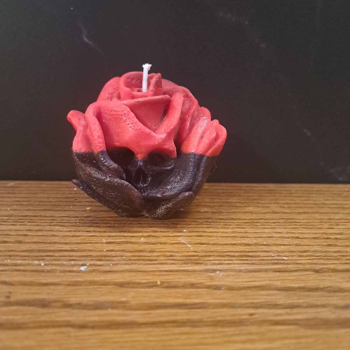 Red and black rose skull scented candle7