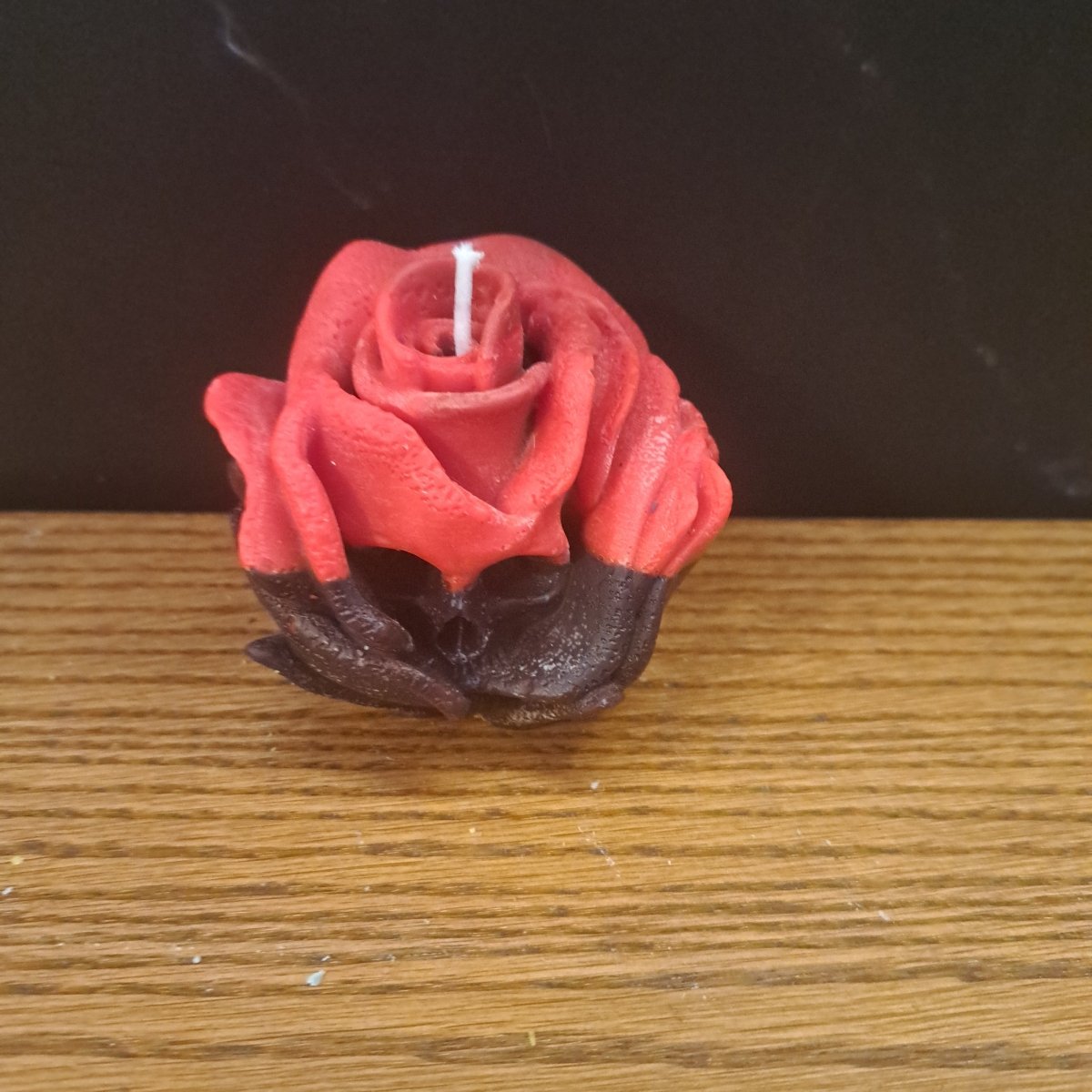 Red and black rose skull scented candle7