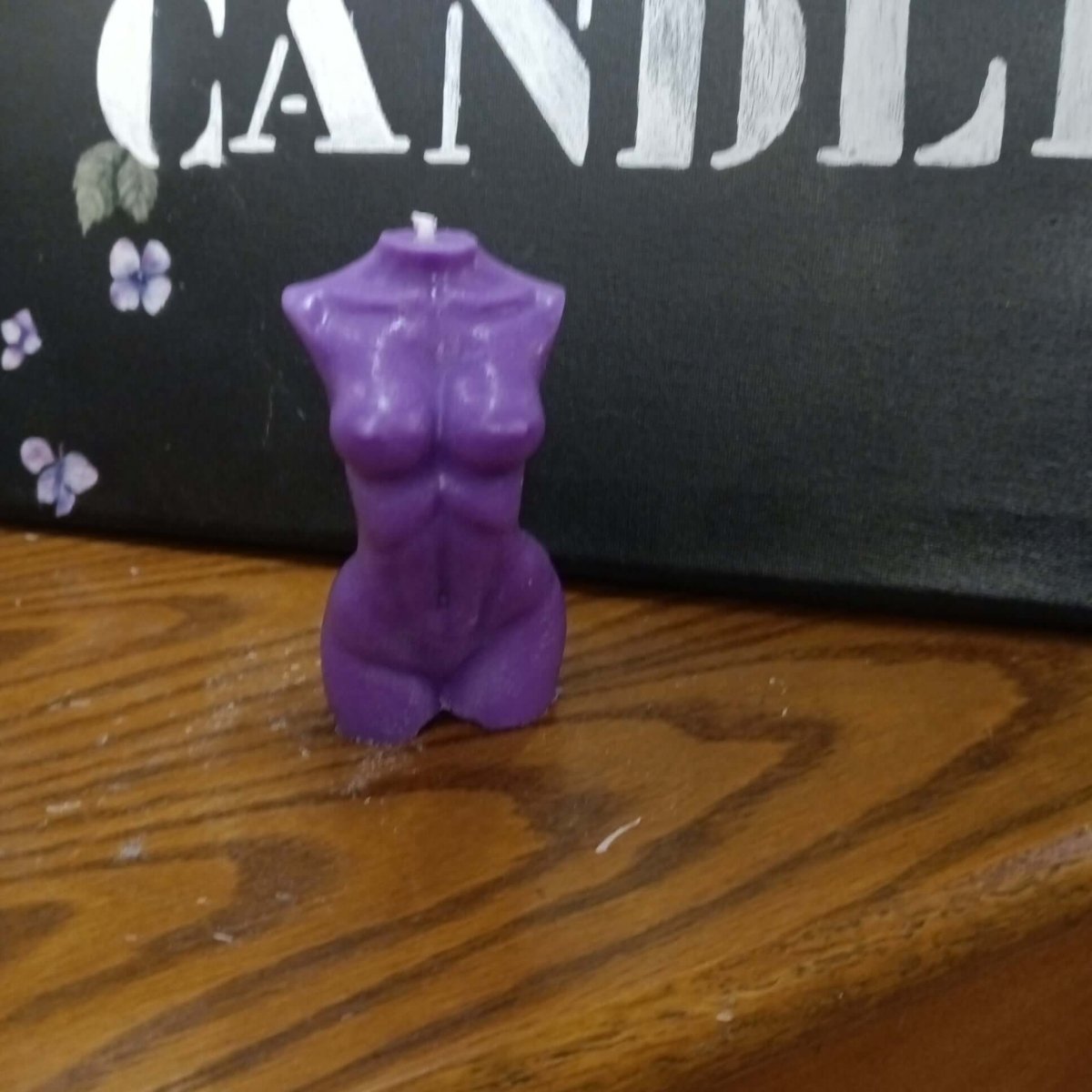 sculpture of woman  purple scented candle10