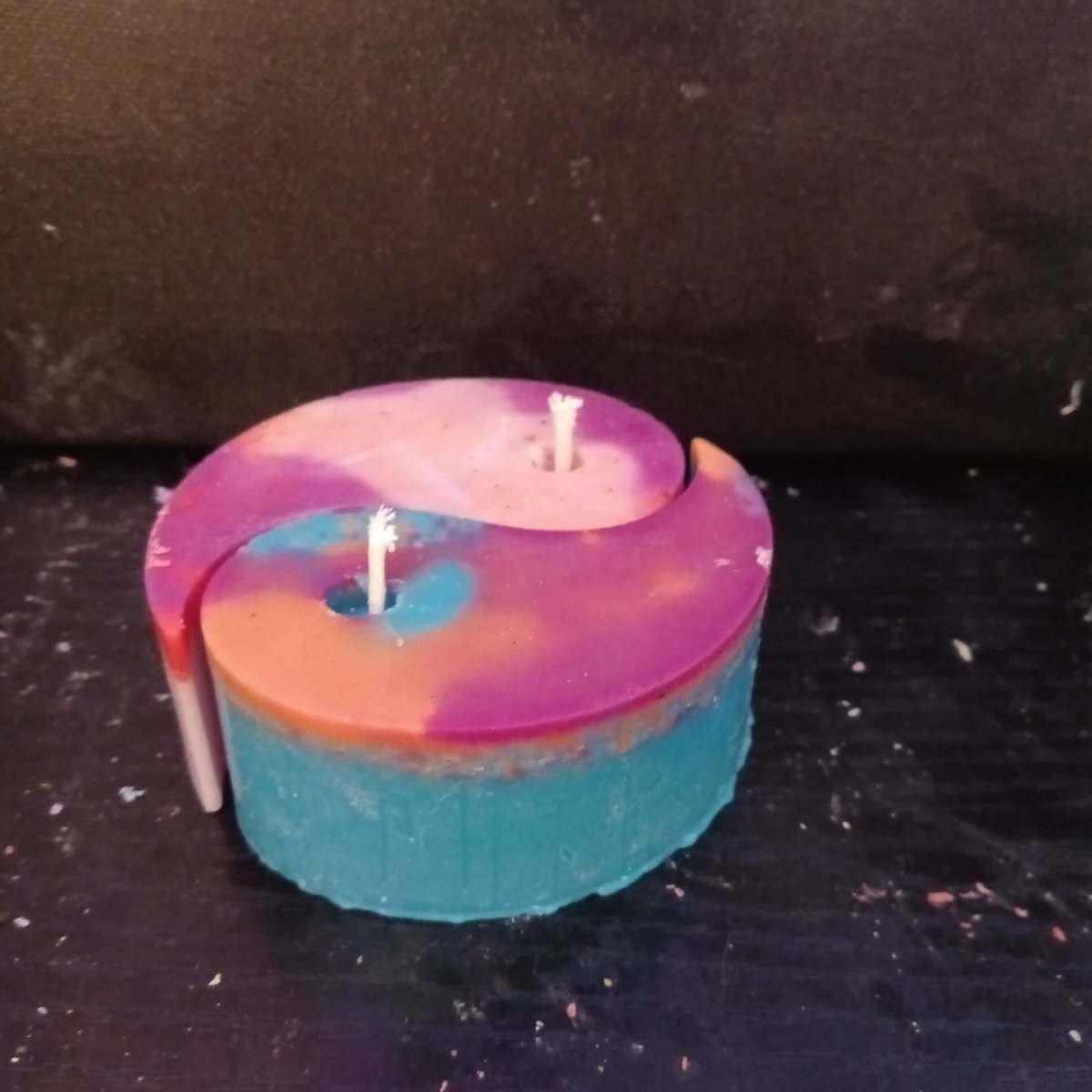 TYE DYE 2 peice yin and yang scented candles8