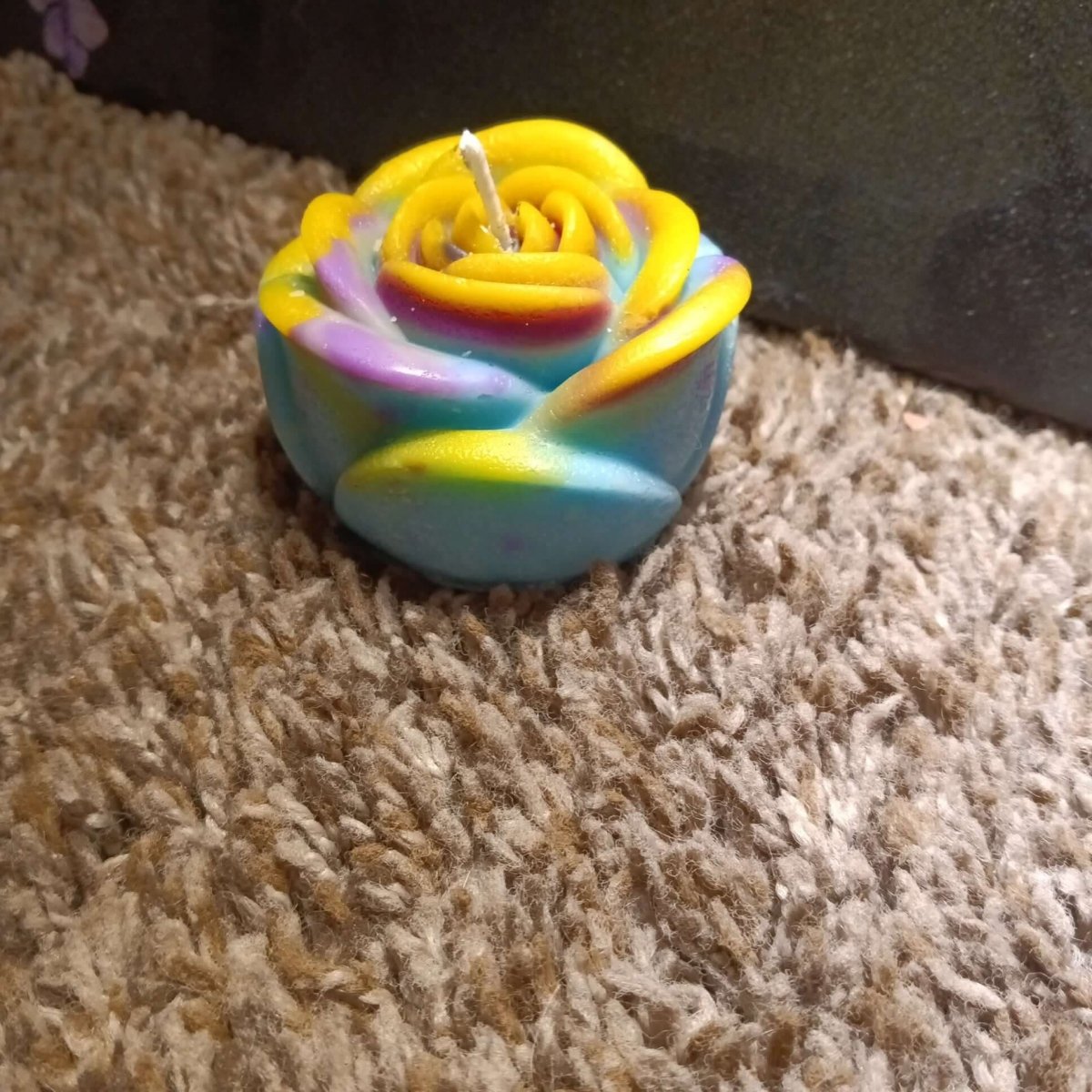 UNIQUE flower scented candle6