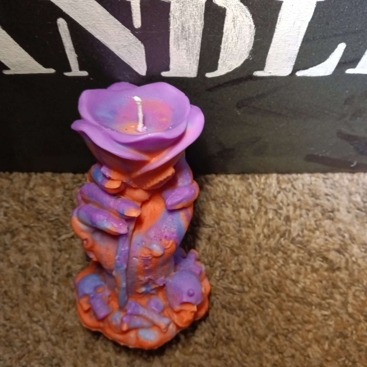 UNIQUE rose in hand scented candle13