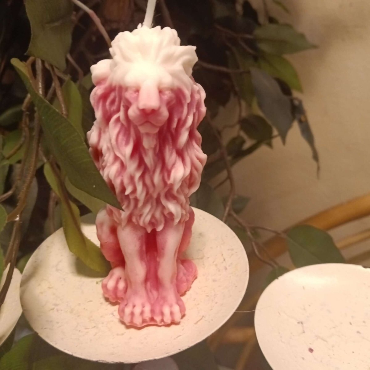 WHITE N PINK sitting lion scented candle7